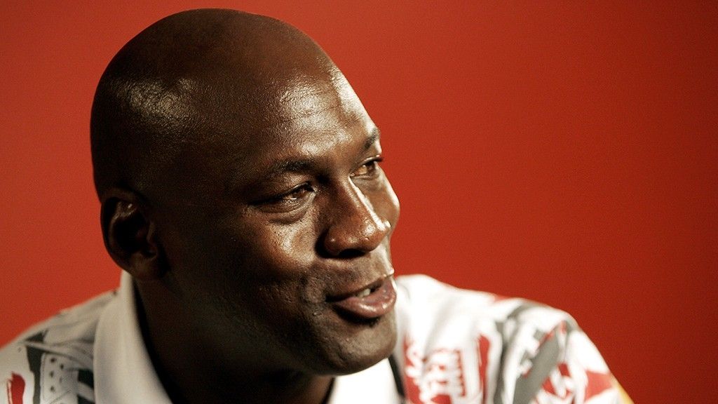 Michael Jordan says LeBron James has his ‘support’ following Trump tweet