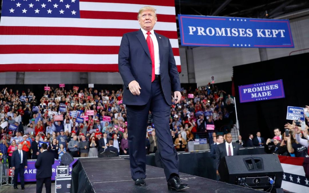 Trump, at Kansas rally, praises Kavanaugh, slams Democrats
